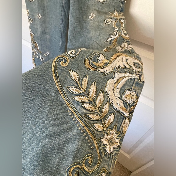 Cache Embroidered Jeans - Picture 4 of 6